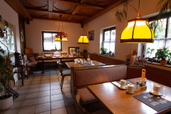 Frühstücksraum in der Frühstückspension Route 145 - Zimmer/bed and breakfast in Bad Goisern in der Dachstein-Salzkammergut-Region