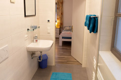 Zimmer 1 mit zwei Einzelbetten in der Frühstückspension Route 145 - Zimmer/bed and breakfast in Bad Goisern in der Dachstein-Salzkammergut-Region