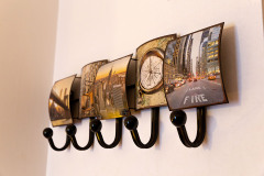 Zimmer 3 mit Doppelbett und Balkon in der Frühstückspension Route 145 - Zimmer/bed and breakfast in Bad Goisern in der Dachstein-Salzkammergut-Region